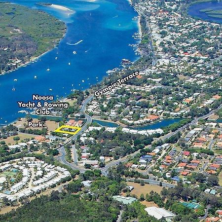 Regency Waterfront Noosa Aparthotel Нусавил Екстериор снимка