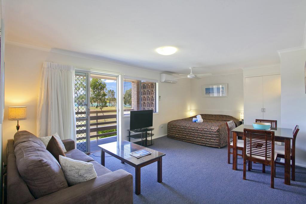 Regency Waterfront Noosa Aparthotel Нусавил Екстериор снимка