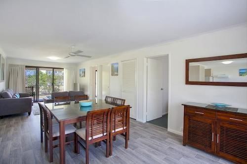 Regency Waterfront Noosa Aparthotel Нусавил Екстериор снимка